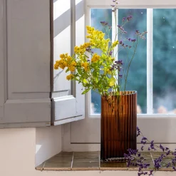 Vase contemporain en verre strié H26cm - marron