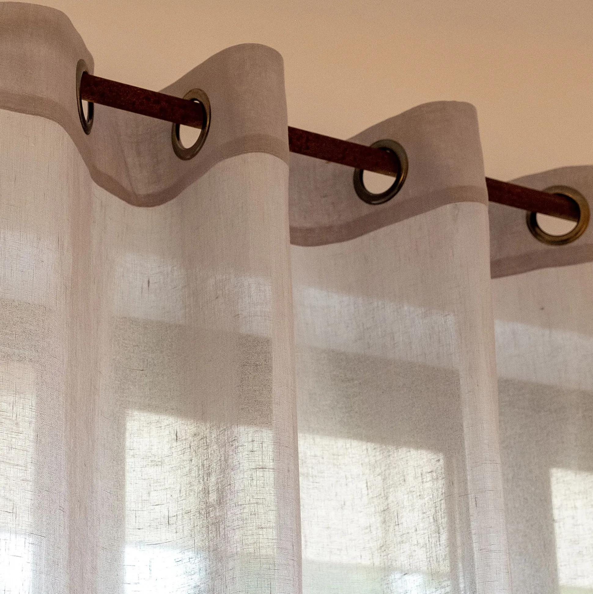 Voilage à œillets en polyester 135x250cm - gris borie